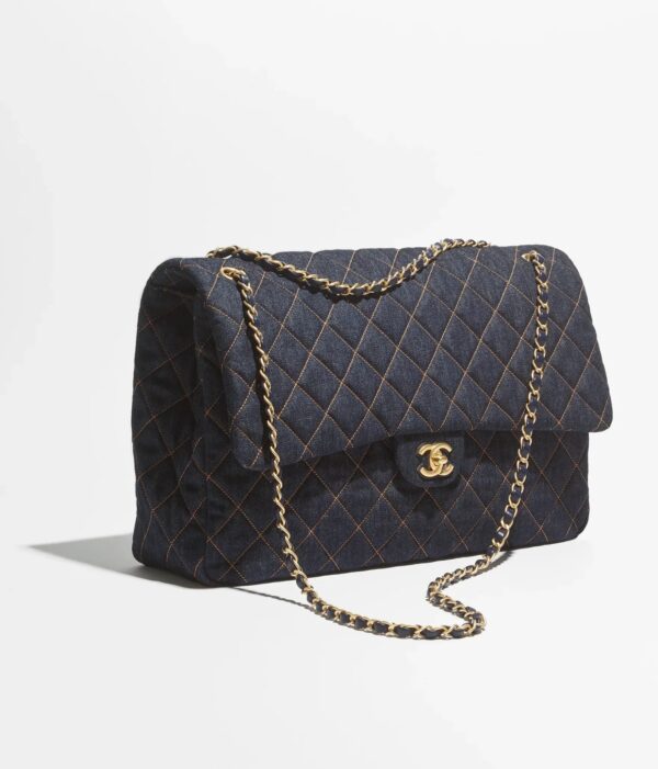 Chanel Maxi Flapbag
